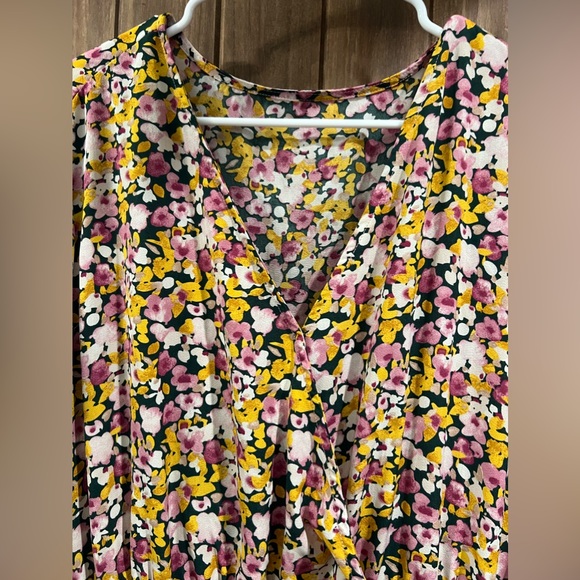 Women Plus Size Floral Dress - Picture 3 of 3